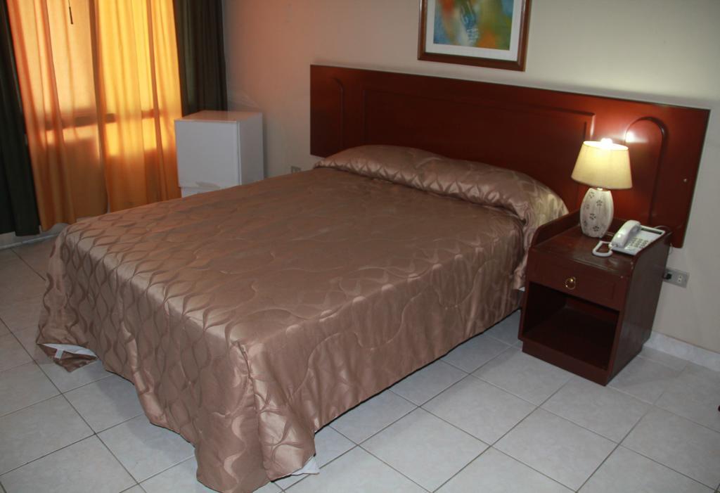 Hotel La Torre Гуаякиль Экстерьер фото