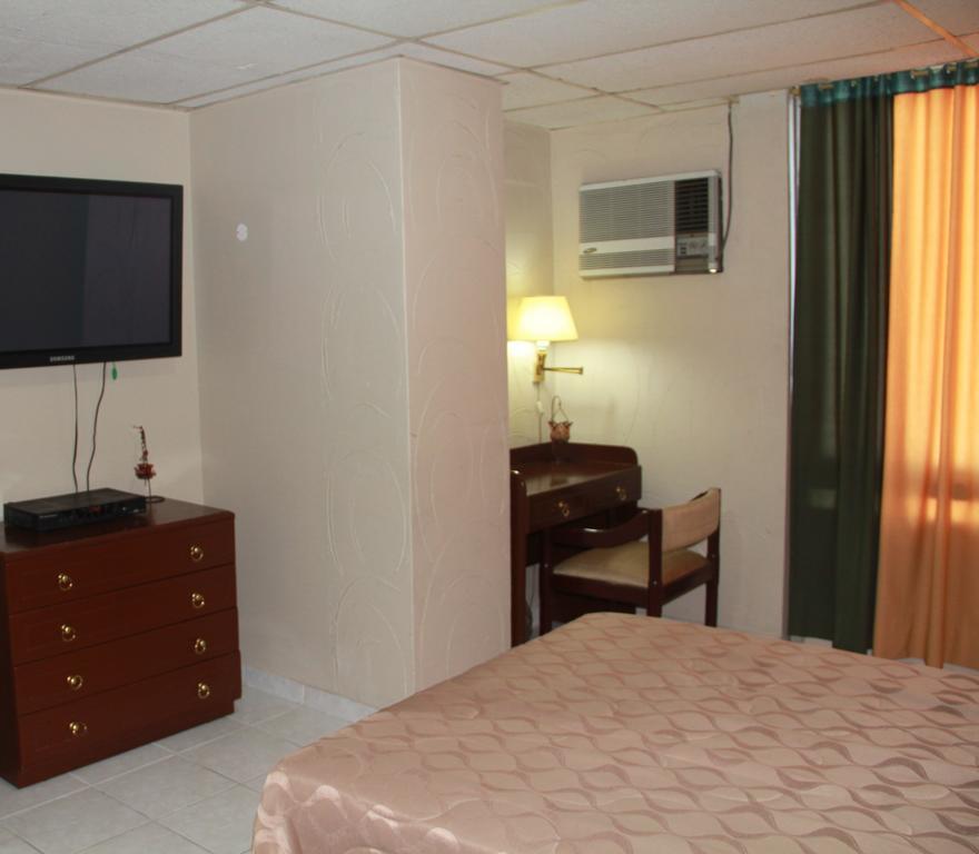 Hotel La Torre Гуаякиль Номер фото