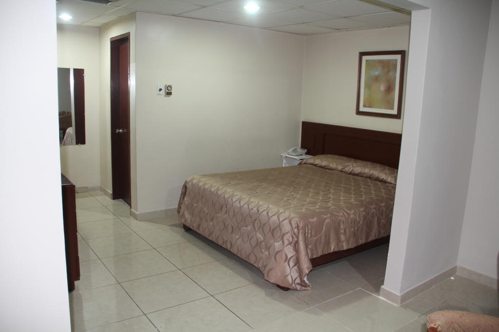 Hotel La Torre Гуаякиль Экстерьер фото