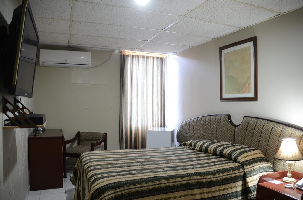 Hotel La Torre Гуаякиль Номер фото
