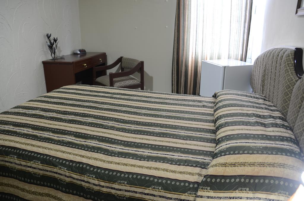 Hotel La Torre Гуаякиль Номер фото